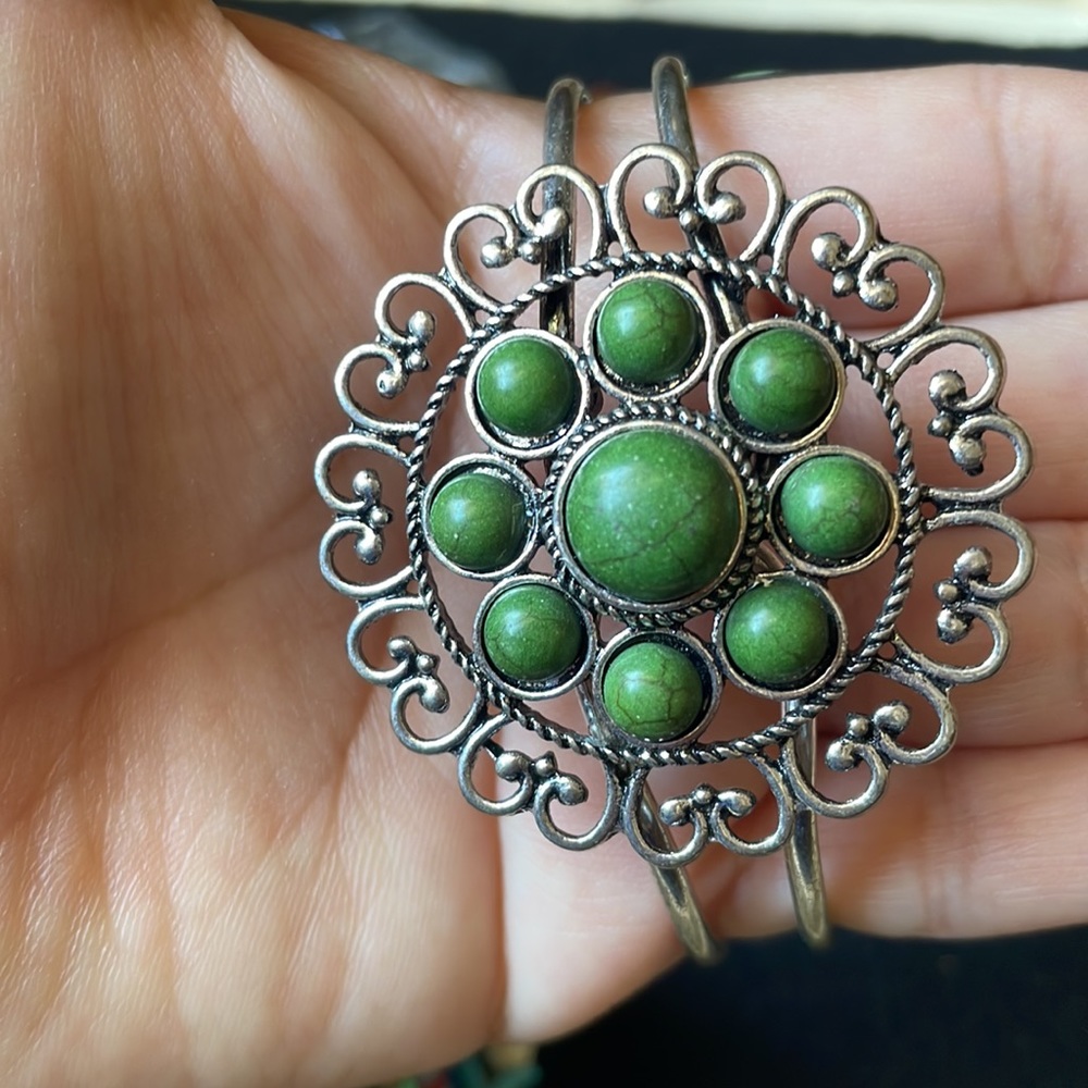Bracelets - Picture 7 of 12